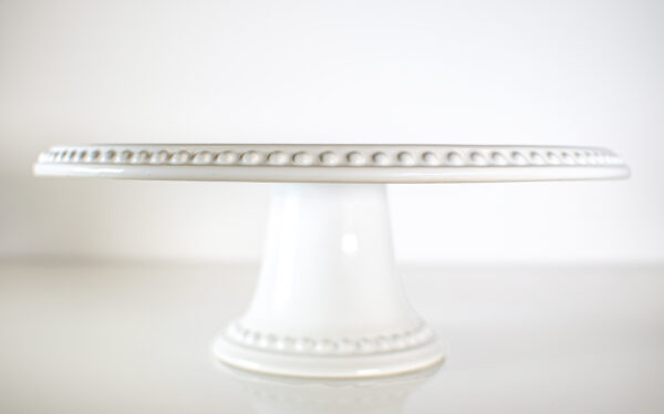 MEDIUM WHITE PORCELAIN CAKE STAND